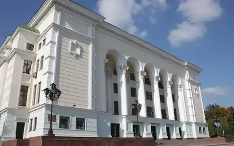 Тюмень: депутат Брыкин раскритиковал закупку подарков сиротам за бюджет