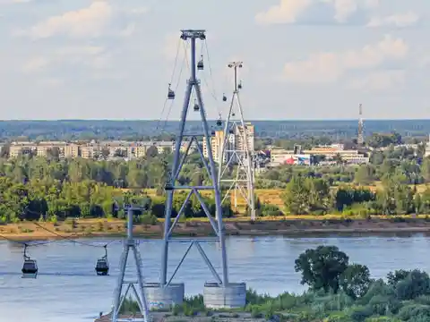В Горно-Алтайске устранили последствия столкновения транспорта