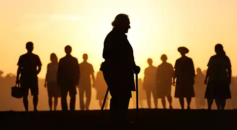 Людей 65+ стало больше, чем детей до 5 лет