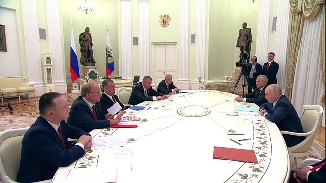 На встрече с руководством парламентских партий Владимир Путин сказал о Жириновском