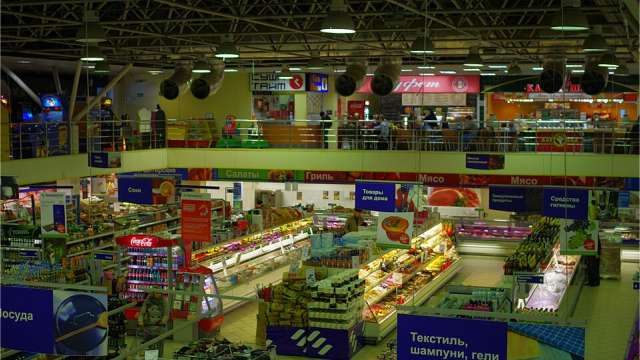 Магазинов +1%, а метров +9%. Продуктовые сети стали «толще»