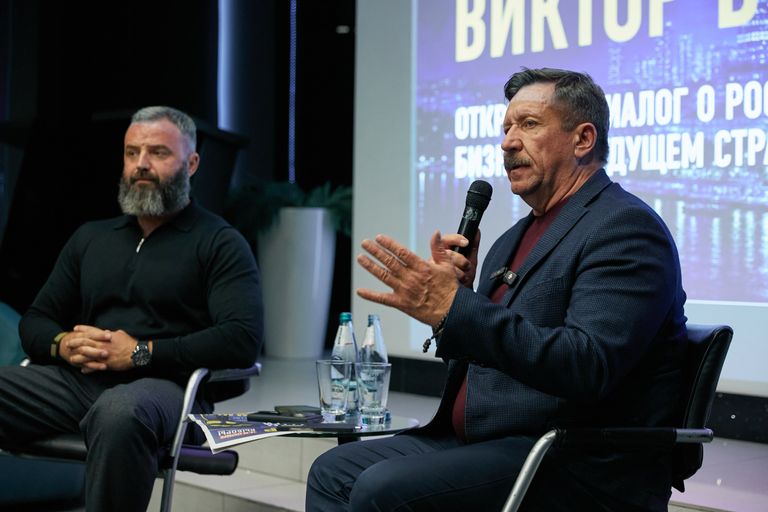 С Виктором Бутом встретились с партийцами, предпринимателями и журналистами