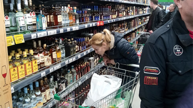 «Красное & Белое» впервые за 20 лет стало меньше. Алкогольные сети перестали открываться