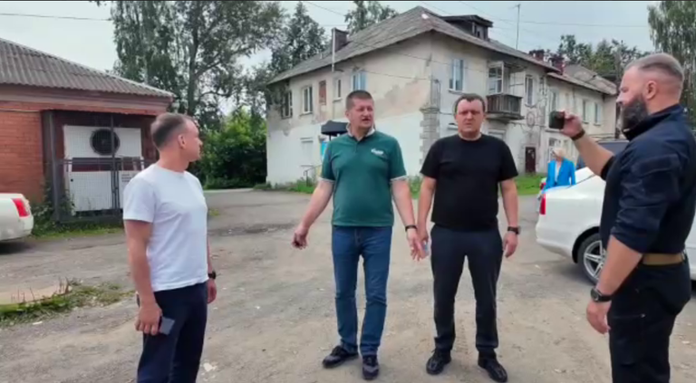 40 домов Кушвы могут остаться без отопления зимой. Андрей Бургарт проверил работу коммунальщиков