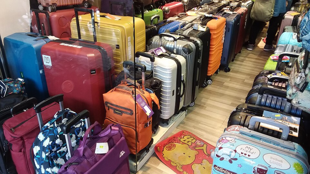 Было 37 магазинов — осталось 29. Бывшая сеть Samsonite сменила владельца